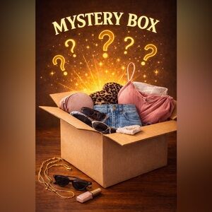 🔴🎁 MYSTERY BOX – 6–8 ITEMS – CLOTHING + ACCESSORIES – VALUE BUNDLE